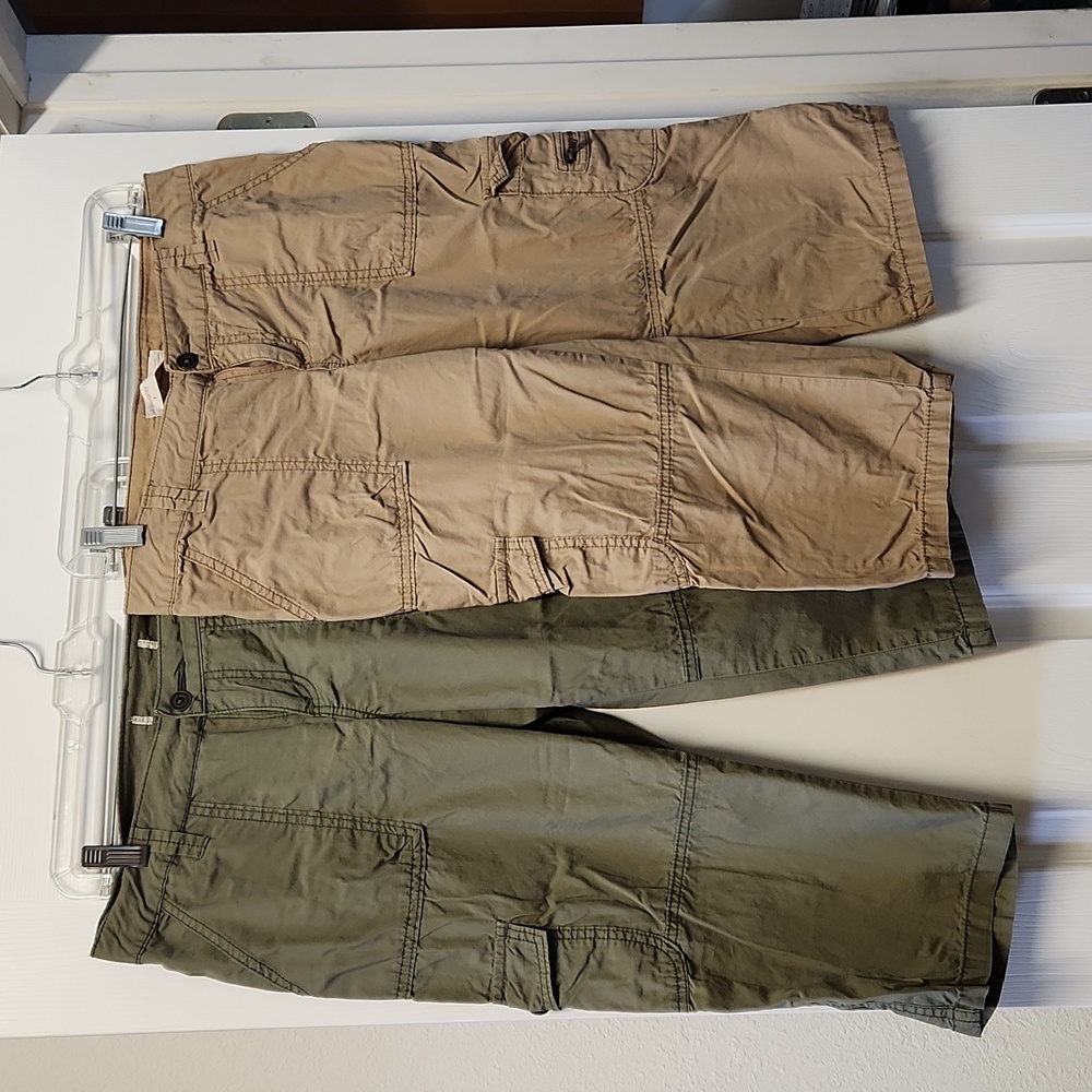 No Boundaries womens Capris set of 2